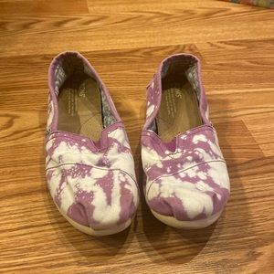 Toms purple and white flats 9